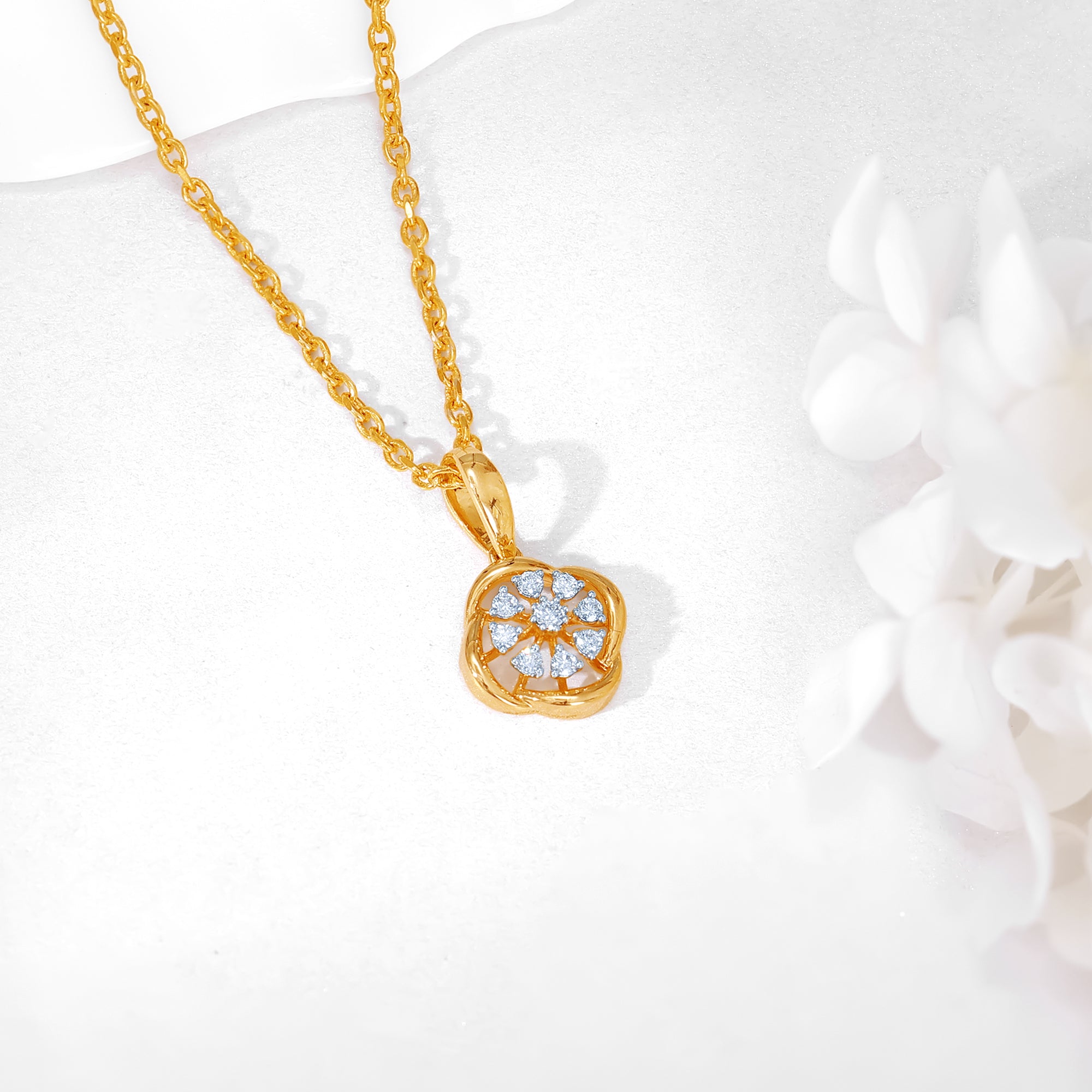 Gold Blume Wheel Lab Grown Diamond Pendant