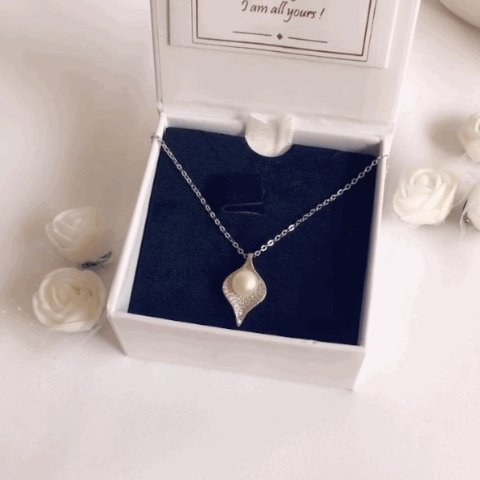 Silver Seashell Pearl Necklace