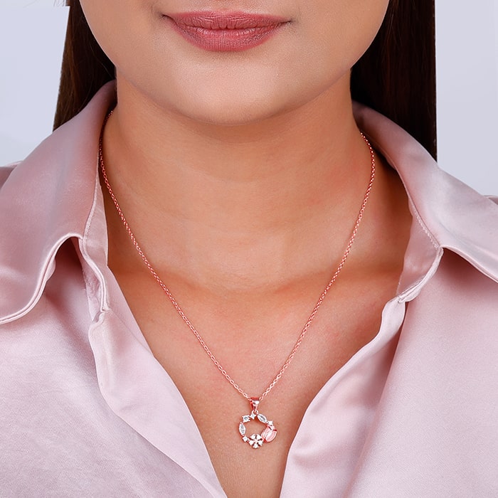 Rose Gold Drop Wreath Pendant With Link Chain