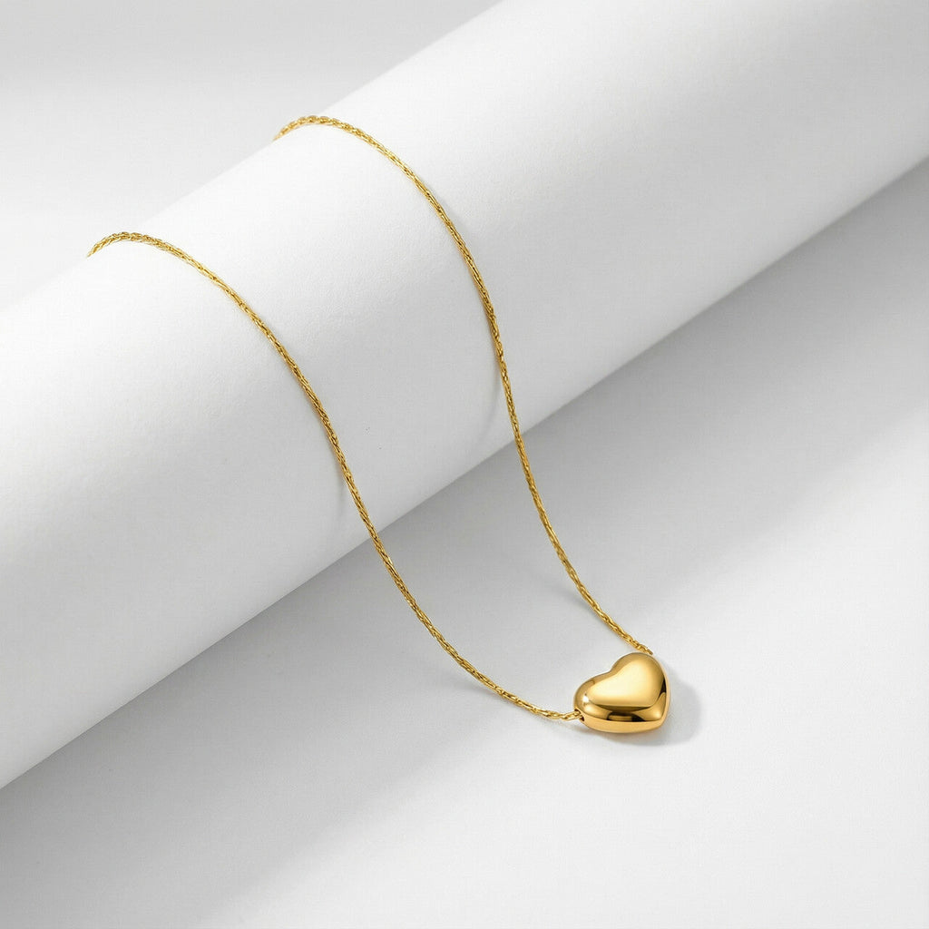 Minimal Heart Pendant Necklace